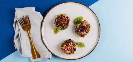 Mini sacepumi no kartupeļu biezeņa ar spinātiem